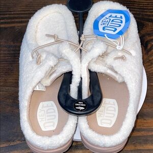 Hey Dude Women's Cream Fuzzy Shoes